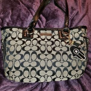 ❤Classic Coach signature Tote